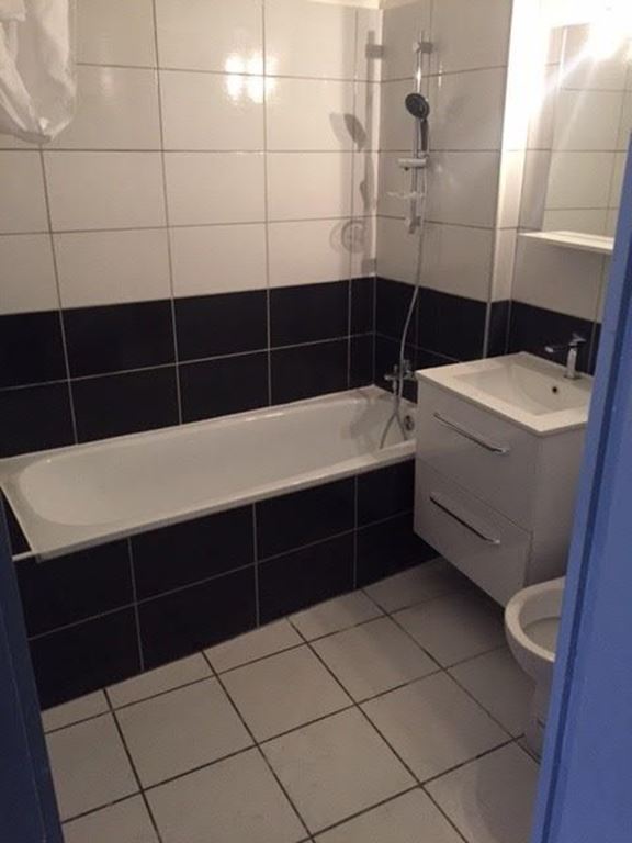 Immeuble TOULON (83000) AGENCE INS